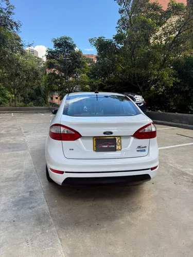 Ford Fiesta 1.6 Sportback Se Mecánica