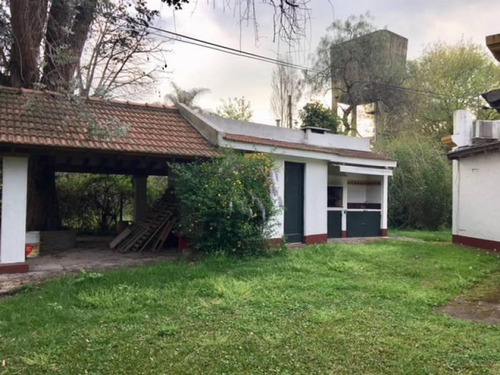 Casa Colonial Impecable En Un Lindo Lote Parquizado En Venta