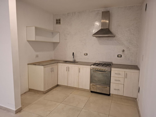 Casa En Los Arces. En Alquiler Permanente. 3 Hab. 170m2