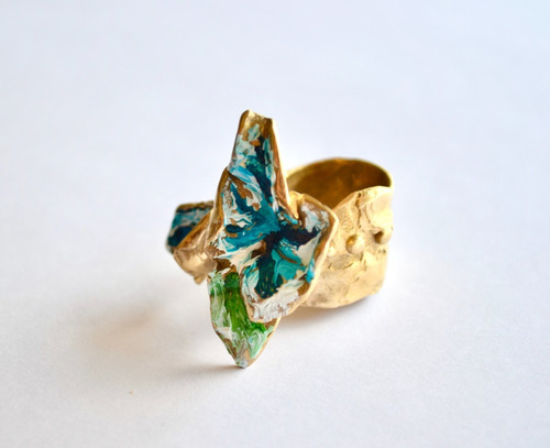 Imagen 7 de 10 de Anillo Dorado Y Turquesa, Bronce, Modelado Y Pintado A Mano