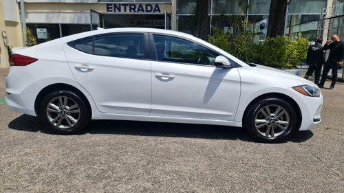 Imagen 5 de 15 de Hyundai Elantra 2018 2.0 Gls Premium At