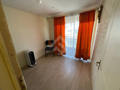 Casa En Venta De 4 Dorm. En Maipú