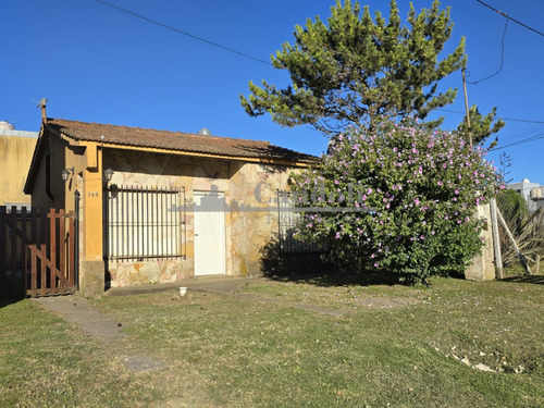 Casa En Venta 3 Ambientes - Santa Clara Del Mar, Con Departamento Al Fondo