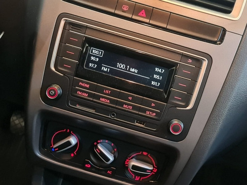 Imagem 7 de 9 de Volkswagen Fox Fox 1.6 Msi Flex 2017