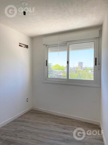 Vendo Apartamento De 2 Dormitorios Con Terraza Hacia Atrás, Garaje Opcional, Ley 18.795, Bella Vista, Montevideo
