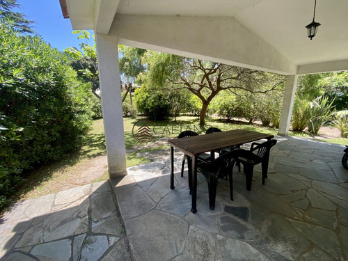 Imagen 17 de 27 de Venta Casa 2 Dormitorios Más Dependencia Playa Mansa Punta Del Este