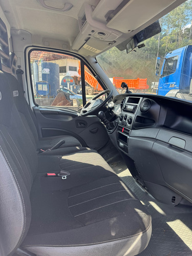 Iveco Daily Chasis 3.0 35S14 3450 Cab. Simples 2P