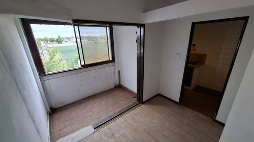 Se Vende Departamento 1 Dorm. Monoblock Stabio