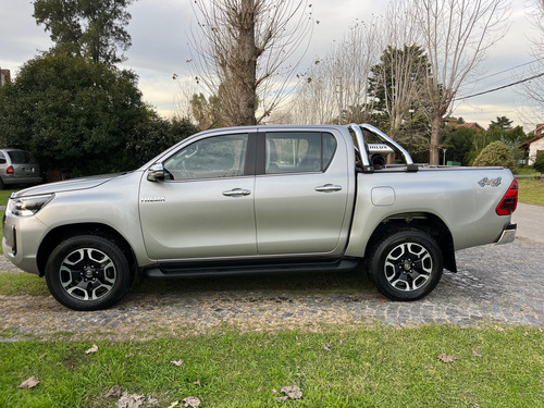 Toyota Hilux Pick-Up DC SRX 2.8