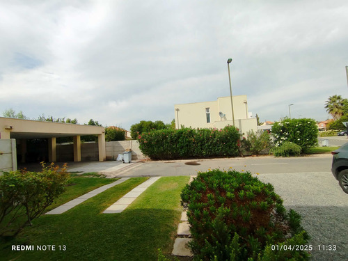 400/140 M2, 3 D/ 3 B/ Piscina/ Más Servicio (92131)