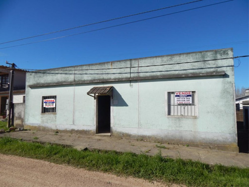 Dos Casas En Un Solo Padrón - Esquina Canelones