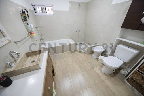 Venta Casa 4 Amb Con Pileta Tortuguitas