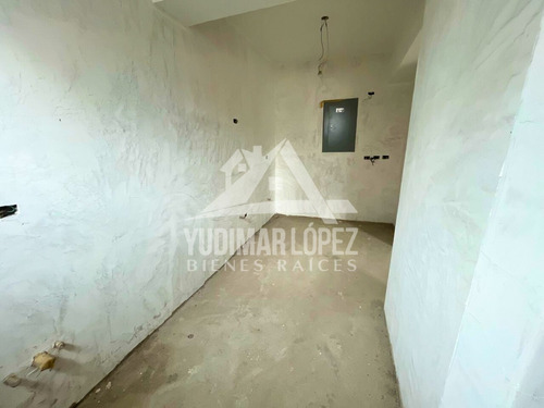 Ofrecemos En Venta Apartamento En Obra Gris En Urb. La Soledad, Maracay Edo. Aragua