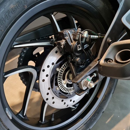 Imagen 8 de 22 de Bajaj Dominar 400 Ug - Dunlop Serie En Stock - Jp Motos