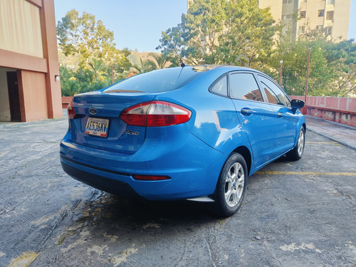 Ford Fiesta Titanium Sincronico 2014