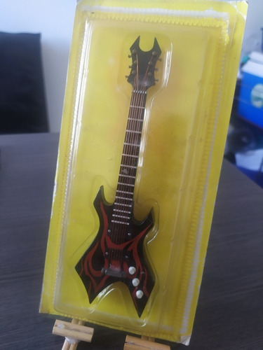 Guitarra Em Miniatura