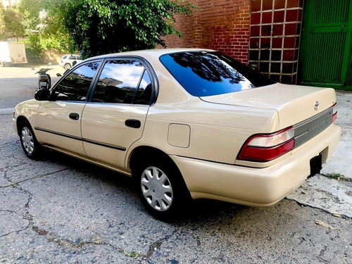 Imagen 5 de 12 de Toyota Corolla