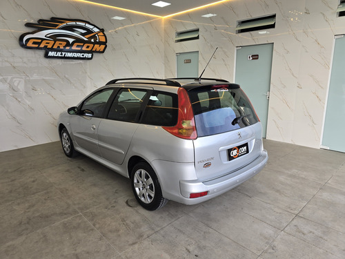 Peugeot 207 1.4 Xr Flex 5p