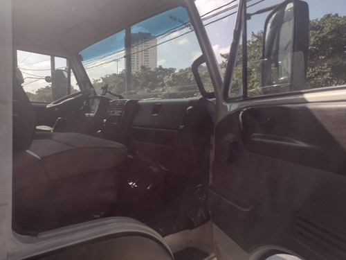 Imagem 6 de 11 de Vw 8.160 Delivery 2015 C/ Plataforma De 6.20 M E Asa Delta