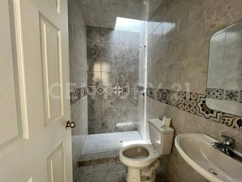Se Vende Casa Duplex En Tizapan San Angel. A Una Cuadras De Plaza Loreto.