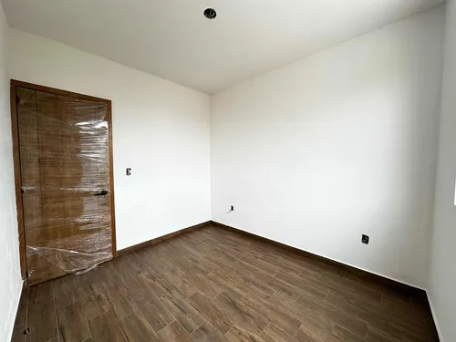 Casa En Venta En Pedro Escobedo 3 Recámaras