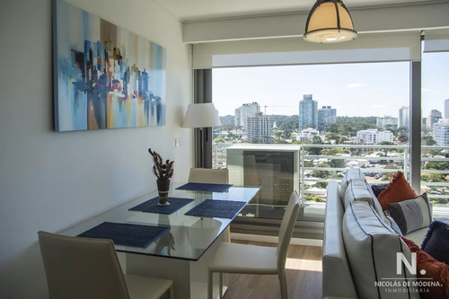 Apartamento En Alquiler De 2 Dormitorios En Edificio Alexander Boulevard , Punta Del Este