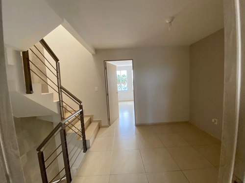 ¡haz Realidad Tus Sueños En Tecámac, Casa En Venta En Paseos Del Bosque 2! Acceso Controlado Y Diversión Garantizada Con Canchas Y Alberca, Rutas Cercanas A Cdmx Y Aifa