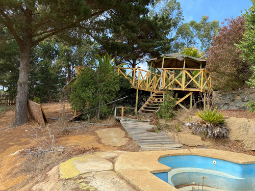 Parcela De 10.000 Mts2, Con Gran Casa De 600 Mts2 Y Piscina