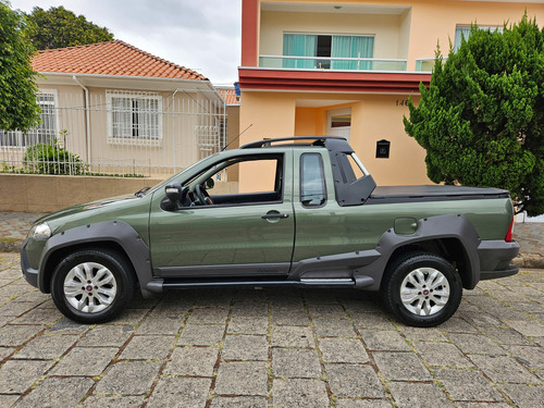 Fiat Strada 1.8 16v Adventure Ce Flex 2p
