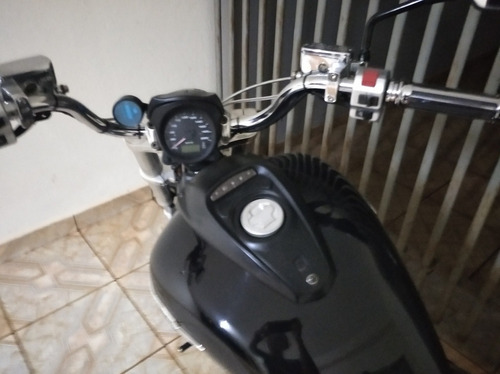 Suzuki Boulevard M800