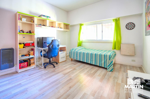 Casa En Venta En Martinez 4 Ambientes, Suite/vestidor, Jardín Dpto 2 Amb Al Fondo