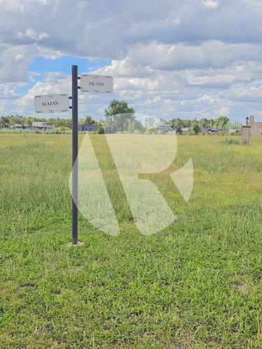 Lote De 1997,83 M2 Se Encuentra En El Barrio Arroyito Listo Para Venderse! En Villa Maria