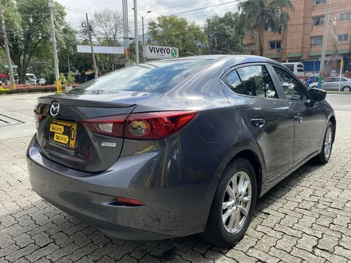 Mazda 3 2.0 Touring