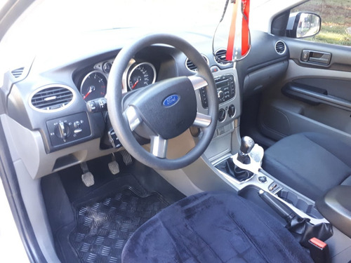 Ford Focus Trend Full 1.6 5p 2010
