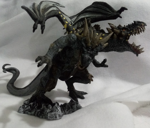 Dragon Berserker Serie 4 2006 Mcfarlane Buen Estado