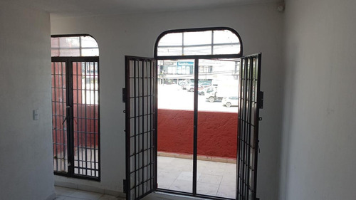 Local Comercia En Renta Sobre Av. Constitución, Casi Esquina Con Av. Salvador Nava Martínez En Slp