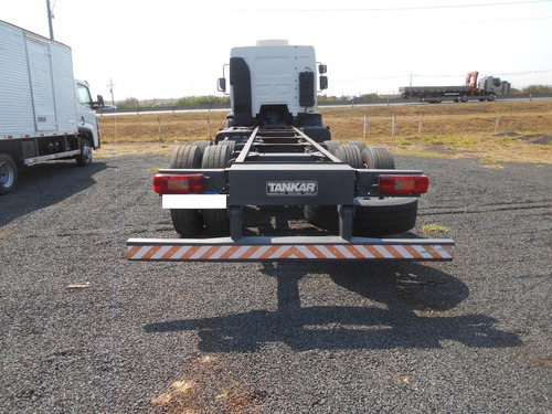 Imagem 4 de 15 de Volvo Vm 260 6x2 2010