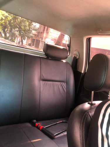 Imagen 12 de 15 de Toyota Hilux 2015 3.0 Cd Srv Cuero 4x4 5at - A4