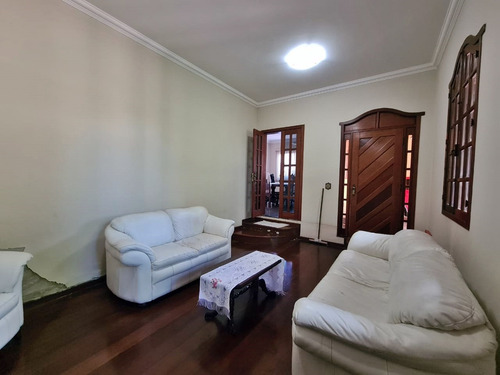 Casa Em Lote Inteiro No Bairro Serrano - 1157