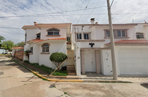 Casa En Remate Bancario En C. Loma Aconcagua, Loma Dorada, Durango, Durango (60% Descuento, Única Oportunidad, Sólo Pago De Contado En 2 Cuotas) ¡gran Oportunidad De Inversión! - Sk12