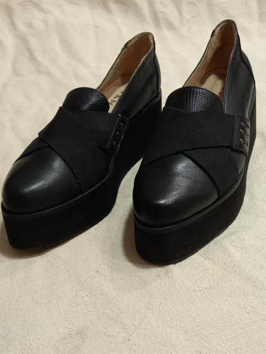 Zapatos Dama/marca Venet/%100 Cuero/$990