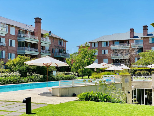 Como Vivir En Una Casa! Depto. De 4 Amb. Con Dependencias Y Jardin Propio En Jardines De San Isidro.