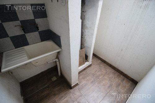 Ph En Venta De Dos Ambientes En Morón.