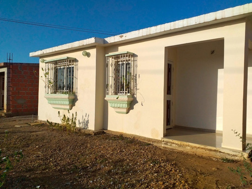 Imagen 1 de 7 de Acogedora Casa En Venta En Conjunto Privado Del Sector Los Perozos # 22-19773 04126887776