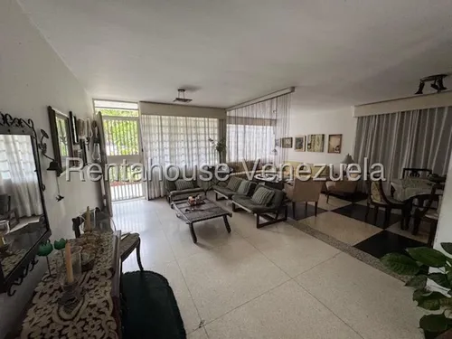 Acogedora Casa En El Marques