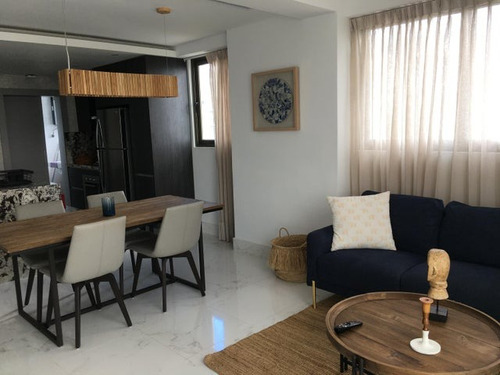 Apartamento Amueblado En Alquiler Piantini, Santo Domingo, #24-1808 Con 1 Dormitorio, 1,5 Baños, Piso Alto, A Estrenar, Cocina Abierta Con Desayunador, Gimnasio, Cámaras De Seguridad.