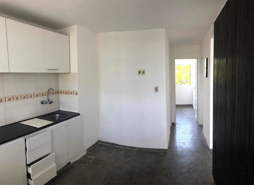 Imagen 2 de 10 de Dueño Vende Apto. En Antel Arena