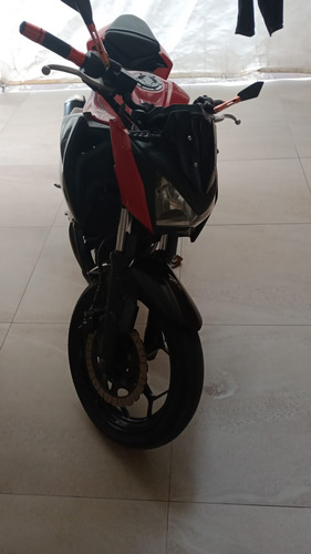 Moto Kawasaki, Impecável.