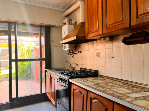 Casa En Venta | 2/3 Dormi - Quincho Y Parrilla | 33 E/ 24 Y 25 - La Plata