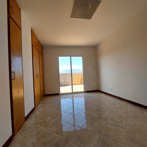 Penthouse Ubicado En Pampatar, Detrás Del Sámbil